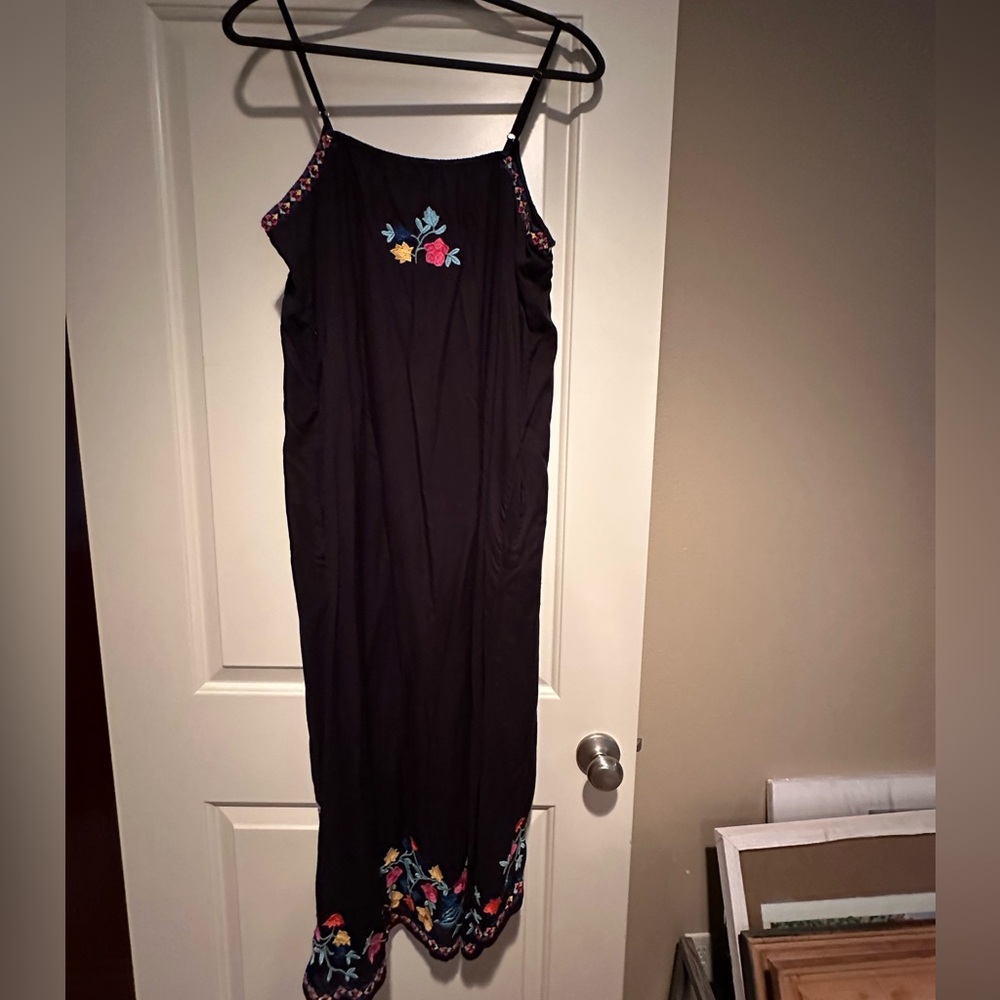 Sundance Black Embroidered Floral Midi Dress - Picture 5 of 6